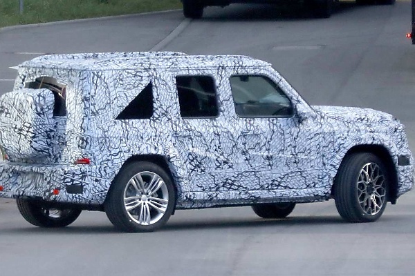 Camouflaged “Baby Mercedes-Benz G-Class” Spotted Testing Ahead Of 2027 Launch - autojosh 