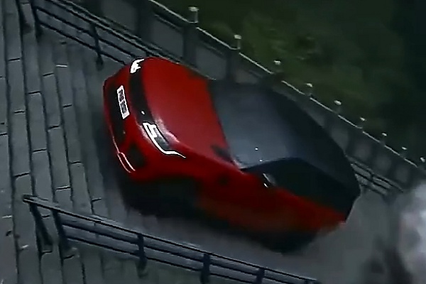 Chery SUV Falls Off While Replicating Range Rover Sport’s Stunt On China’s ‘Stairway To Heaven’ - autojosh