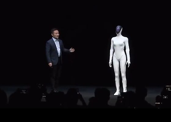 China’s EV Maker Unveils Next-Gen Robot That Walks Like A Lady, Cuts Open To Show No One Is Inside - autojosh