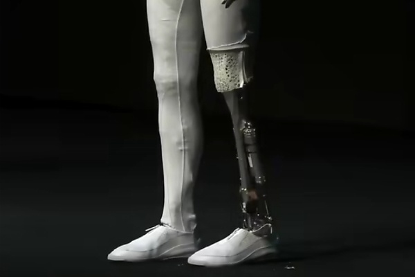 China’s EV Maker Unveils Next-Gen Robot That Walks Like A Lady, Cuts Open To Show No One Is Inside - autojosh 
