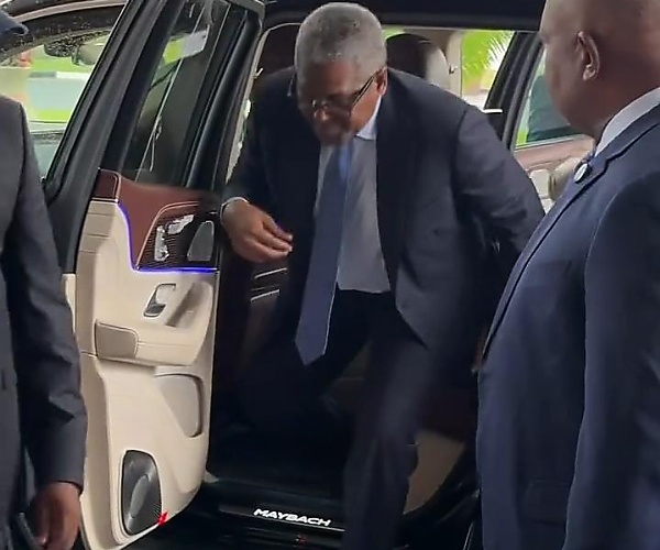 Dangote Chauffeured In Mercedes-Maybach GLS 600 Luxury SUV During His Trip To Zimbabwe - autojosh