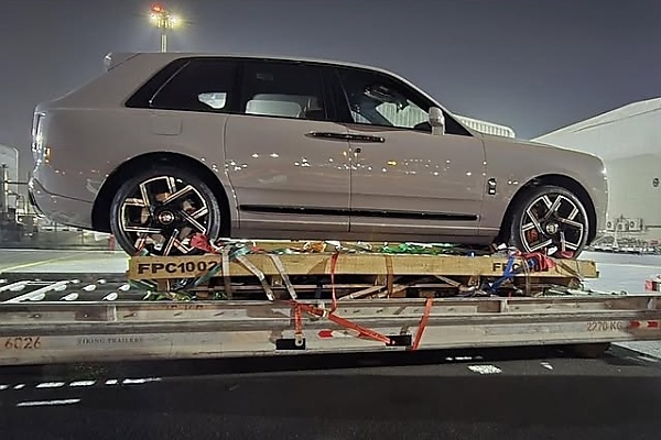 Davido’s Rolls-Royce Black Badge Cullinan Series II Arrives Nigeria Aboard Cargo Jet - autojosh
