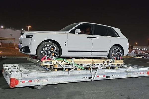 Davido’s Rolls-Royce Black Badge Cullinan Series II Arrives Nigeria Aboard Cargo Jet - autojosh