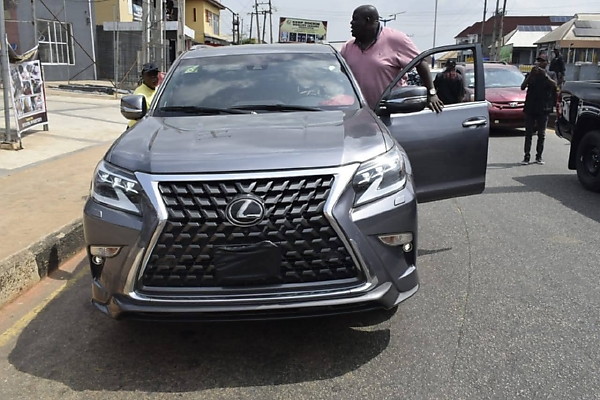 Photos : Delta State Police Impounds Luxury Cars For Illegal Use Of Siren, Covering Of Number Plates - autojosh