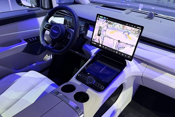 42 People Crammed Into Geely Galaxy V900 Minivan, Sets New Guinness World Record - autojosh