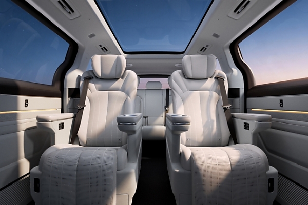 42 People Crammed Into Geely Galaxy V900 Minivan, Sets New Guinness World Record - autojosh