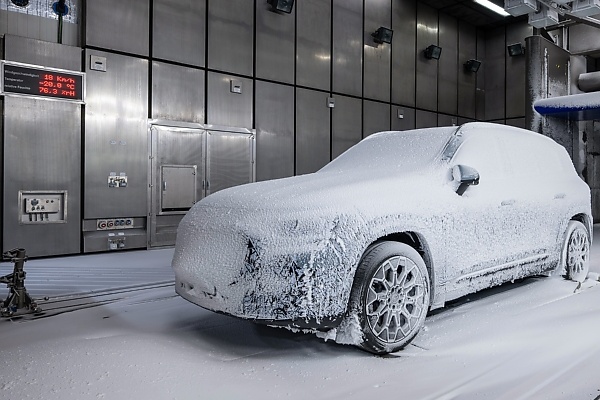 Mercedes-Benz Shows The Interior Of All-new GLB During Cold-weather Testing Ahead Of Dec 8 Reveal - autojosh 