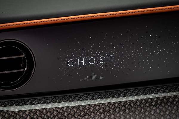 Rolls-Royce Creates One-off “Black Badge Ghost Gamer” Inspired By Videogames For A Client - autojosh 