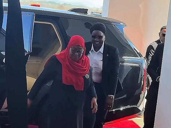 Tanzania President’s Armored Range Rover Limousine, Convoy Steals The Show At Her Swearing-in - autojosh
