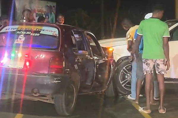 Mercedes-Benz GLE And Ibadan’s Micra Taxi Involved In A Crash – But Who Do You Think Is At Fault - autojosh