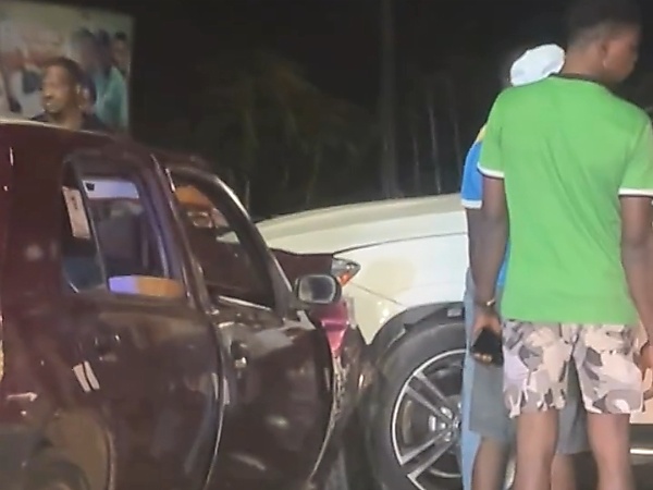 Mercedes-Benz GLE And Ibadan’s Micra Taxi Involved In A Crash – But Who Do You Think Is At Fault - autojosh 