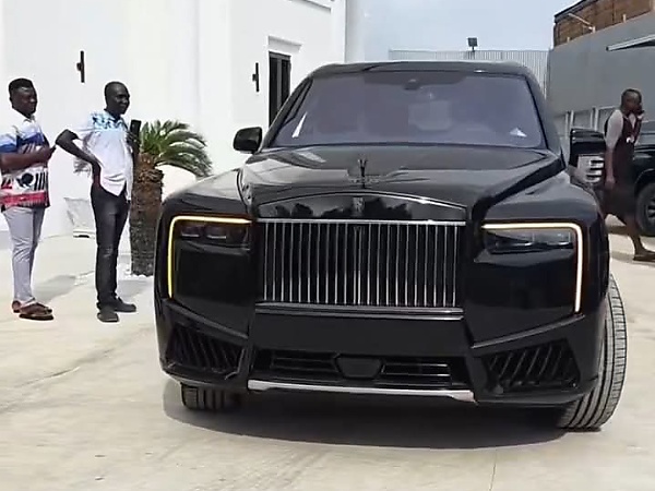 Watch : 2026 Rolls-Royce Black Badge Cullinan Series II Worth N1.7 Billion Delivered To Obi Cubana - autojosh