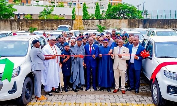 Insecurity : Sanwo-Olu Hands Over 100 Patrol Vehicles To Security Agencies To Fortify Lagos - autojosh