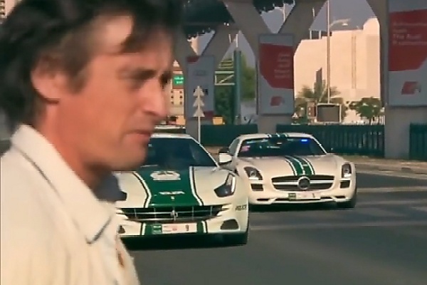 When Dubai Police Lamborghini Aventador Pulled Over Never-been-seen 6-wheeled Mercedes Truck - autojosh 