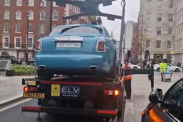 Saudi-registered Rolls-Royce Phantom Coupe Towed In ‘Supercar Illegal Parking Crackdown’ In London - autojosh