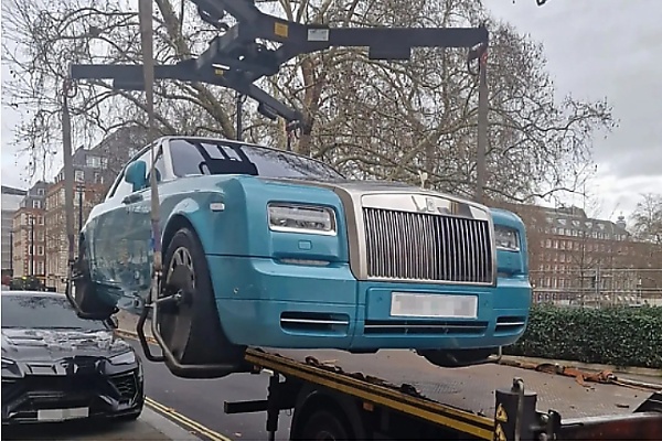 Saudi-registered Rolls-Royce Phantom Coupe Towed In ‘Supercar Illegal Parking Crackdown’ In London - autojosh