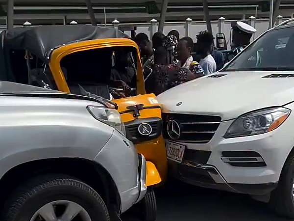 Photos : No Life Loss As Two Luxury SUVs Facing Each Other Crush Keke Marwa - autojosh