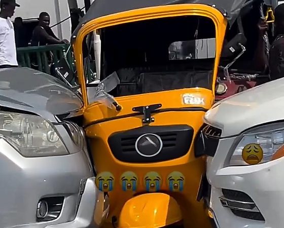 Photos : No Life Loss As Two Luxury SUVs Facing Each Other Crush Keke Marwa - autojosh