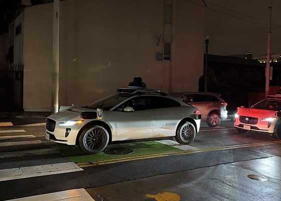 Waymo Self-driving Taxis Stopped In The Streets During A Massive Power Outage In San Francisco - autojosh