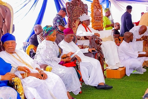 Moment Chief Adebutu ‘Baba Ijebu’ Arrived In Style At The Palace Of Oba Of Lagos In Mercedes-Maybach S-Class - autojosh