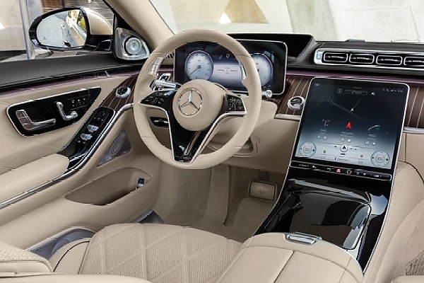 Moment Chief Adebutu ‘Baba Ijebu’ Arrived In Style At The Palace Of Oba Of Lagos In Mercedes-Maybach S-Class - autojosh 