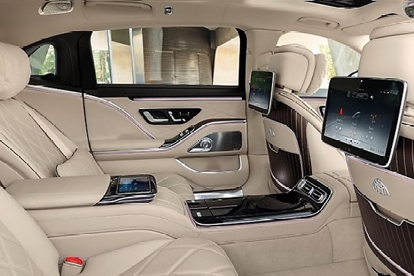Moment Chief Adebutu ‘Baba Ijebu’ Arrived In Style At The Palace Of Oba Of Lagos In Mercedes-Maybach S-Class - autojosh 