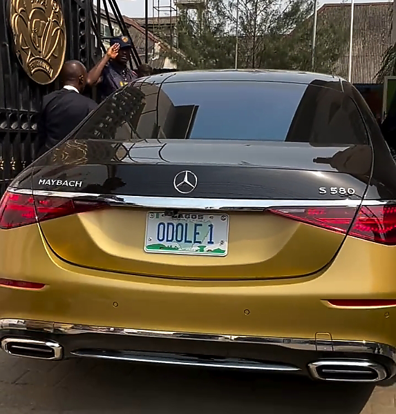 Moment Chief Adebutu ‘Baba Ijebu’ Arrived In Style At The Palace Of Oba Of Lagos In Mercedes-Maybach S-Class - autojosh 