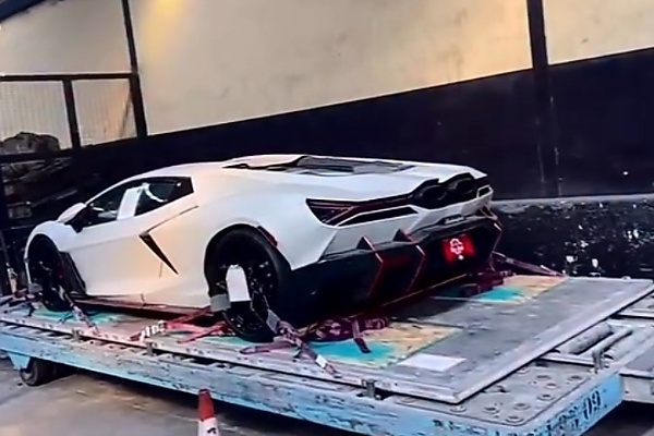 Davido’s Lamborghini Revuelto Finally Arrives Nigeria, 7 Months After Purchase - autojosh 
