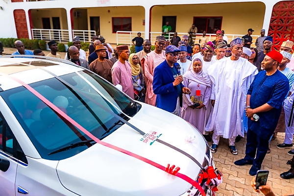 EFCC Rewards ‘Staff Of The Year’, Bilkisu Buhari Bala, With Brand New GAC GS3 Crossover SUV - autojosh 
