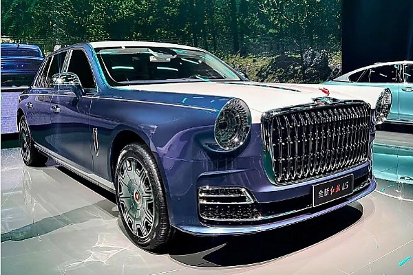 More Photos : N2.5 Billion Hongqi Guoli (L5), China’s Most Expensive New Car, Spotted In Nigeria - autojosh 