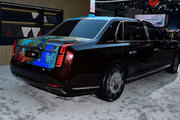 More Photos : N2.5 Billion Hongqi Guoli (L5), China’s Most Expensive New Car, Spotted In Nigeria - autojosh 