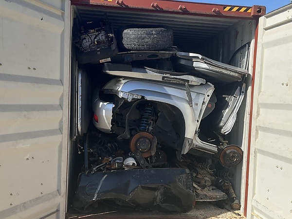 International Car Theft Ring Steals 60 Toyota Land Cruisers And Prados In 11 Days, Australia Police Arrest 7 - autojosh