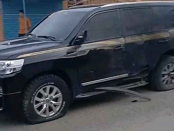 Philippines Mayor Escaped Unhurt After Attackers Launched A Rocket At His Armored Toyota Land Cruiser SUV - autojosh