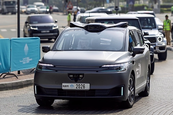 Dubai Crown Prince Launches City’s Fully Driverless Taxis With A Ride In The Passenger Seat - autojosh