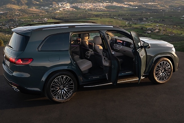 S-Class Of SUVs : 2027 Mercedes-Benz GLS Gets New Grille And New Range Of Engines - autojosh 