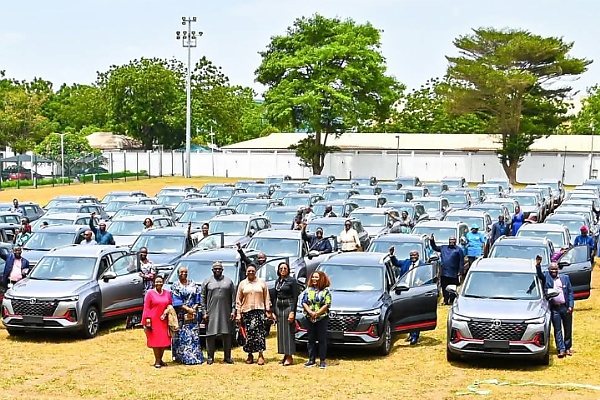 Sanwo-Olu Presents Changan CS35 Plus SUVs To Lagos State Public Service Directors To Boost Their Morale - autojosh 