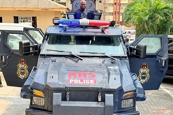 Photo News : LSSTF Boss Inspects A Refurbished Armored Personnel Carrier (APC) To Ensure Its Readiness For Full Operation - autojosh 