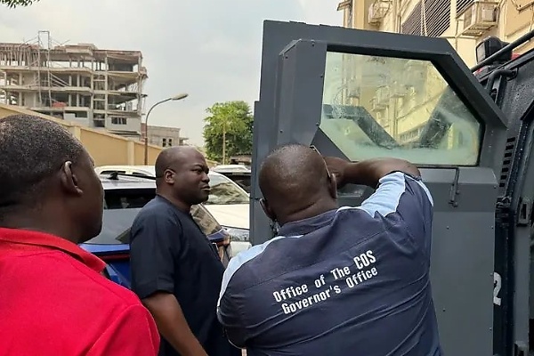 Photo News : LSSTF Boss Inspects A Refurbished Armored Personnel Carrier (APC) To Ensure Its Readiness For Full Operation - autojosh 