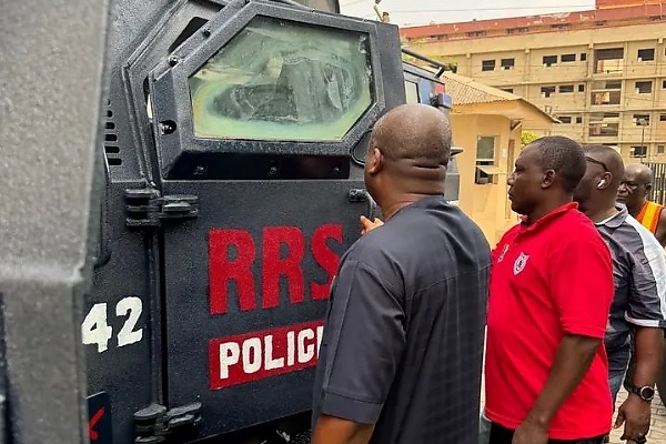 Photo News : LSSTF Boss Inspects A Refurbished Armored Personnel Carrier (APC) To Ensure Its Readiness For Full Operation - autojosh 