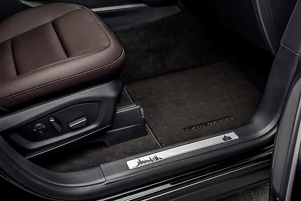 Ford Presents Chicago-built Custom Explorer SUV To Chicago-born Pope Leo - autojosh 