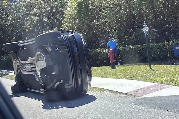 Tiger Woods Charged With “Driving Under Influence” Following Range Rover Rollover Crash - autojosh 