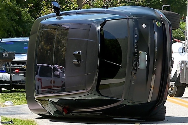 Tiger Woods Charged With “Driving Under Influence” Following Range Rover Rollover Crash - autojosh