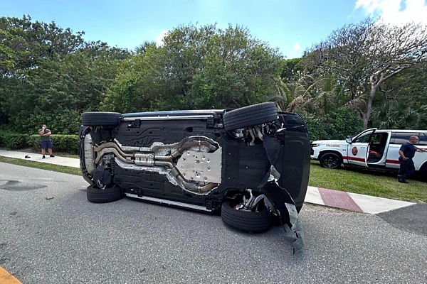 Tiger Woods Charged With “Driving Under Influence” Following Range Rover Rollover Crash - autojosh
