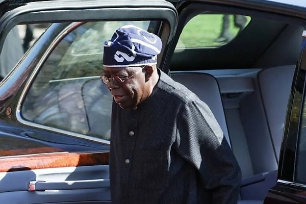 Tinubu Chauffeured In King Charles’ Customized Bentley State Limousine Worth N18 Billion - autojosh