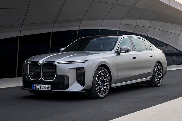 How The Refreshed 2027 BMW 7 Series Compares To The Updated 2027 Mercedes-Benz S-Class - autojosh