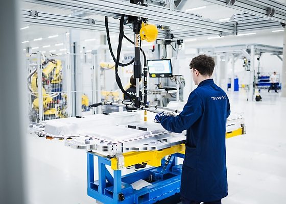2027 BMW i7 Electric Sedan Will Debut On April 22nd With New Battery-pack Built By Rimac - autojosh