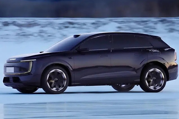 1 Min 47 Secs : China-only AUDI E7X Now The Fastest SUV At Asia’s First Ridge Circuit With 31 Corners - autojosh