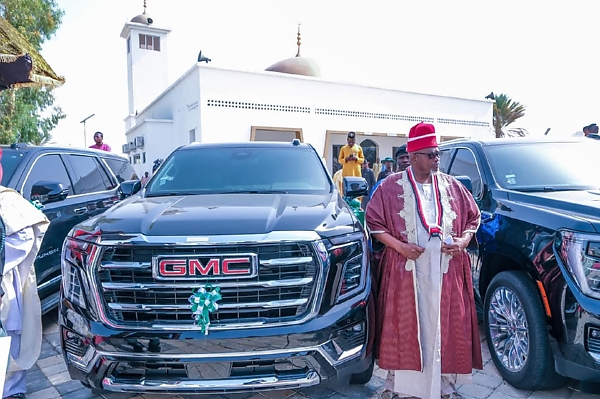 Bauchi State Governor Distributes 186 Vehicles To Newly Created Emirates, Chiefdoms And District Heads - autojosh 