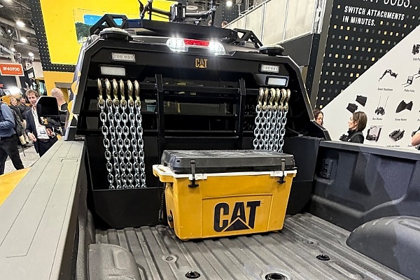 Caterpillar’s First-ever Pickup Blends Heavy-duty Truck Capability With CAT’s Latest Jobsite Tech - autojosh