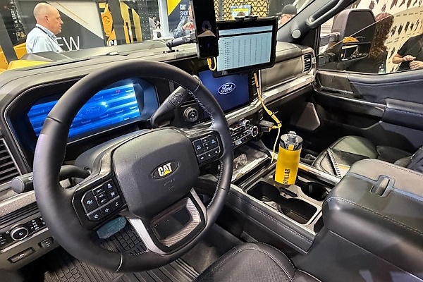 Caterpillar’s First-ever Pickup Blends Heavy-duty Truck Capability With CAT’s Latest Jobsite Tech - autojosh